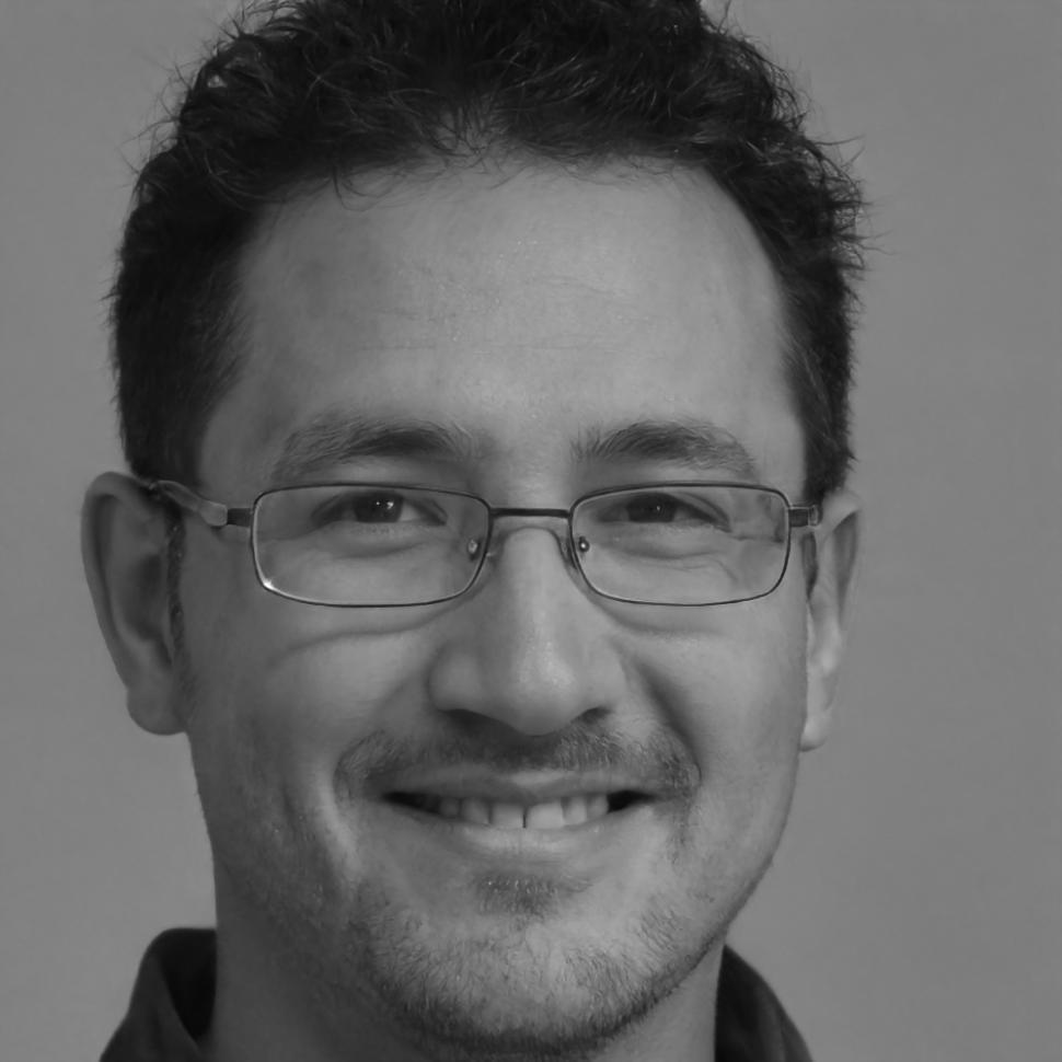 Carlos Mendoza, Analista de Inversiones